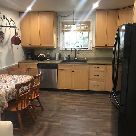 Entire Detached 3-Bedrooms Cute Home In Cornwall Area Экстерьер фото